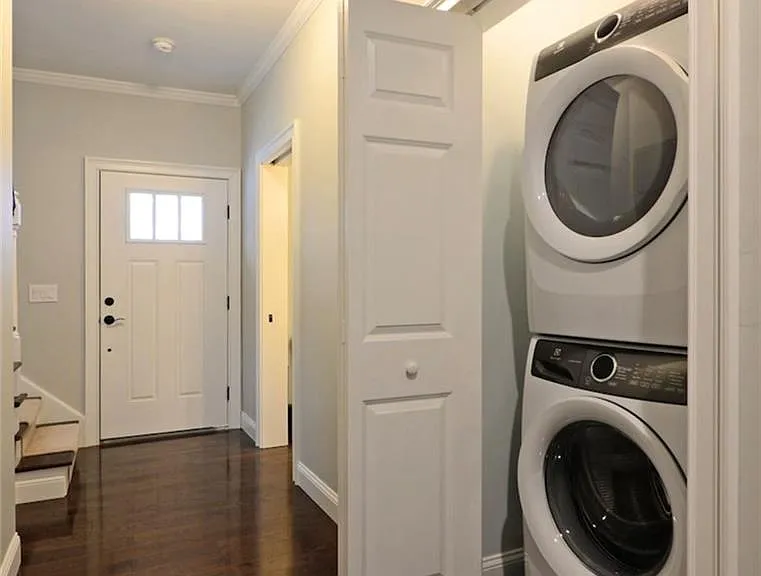 13 Arnold Ave #1 — Photo 5
