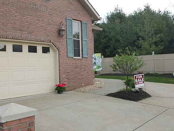 2nd image of 22 Hamlet Close