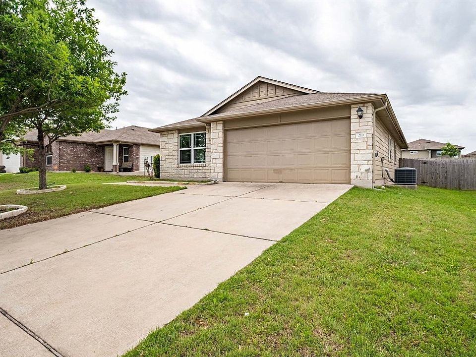 1st image of 219 Frio River Trl