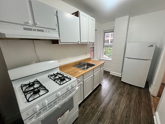 3rd image of 36 Kelsey Ave