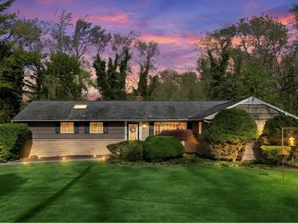 35 Mayer Drive, Suffern, NY 10901