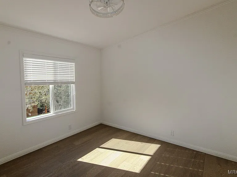 1336 La Crescenta Dr #2 — Photo 22