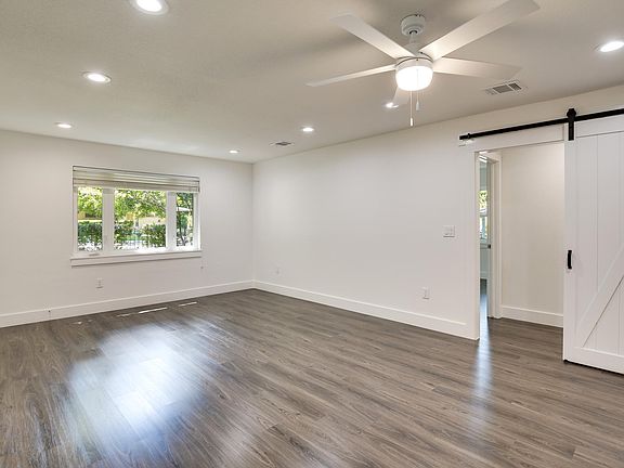 4th image of 4812 Westfield Dr
