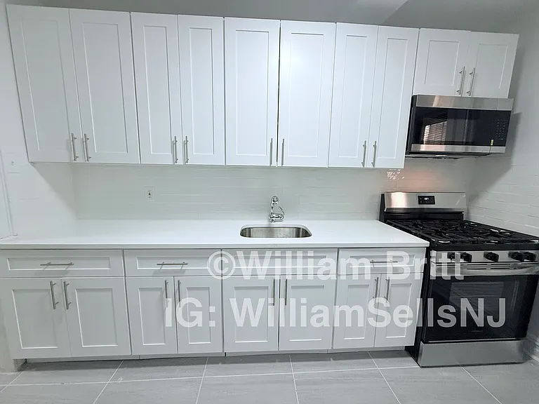 164 Sterling Ave #164 — Photo 2