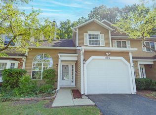 516 Ascot Ln, Streamwood, IL
