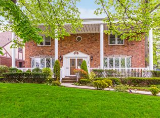 148 Hempstead Ave, Malverne, NY 11565