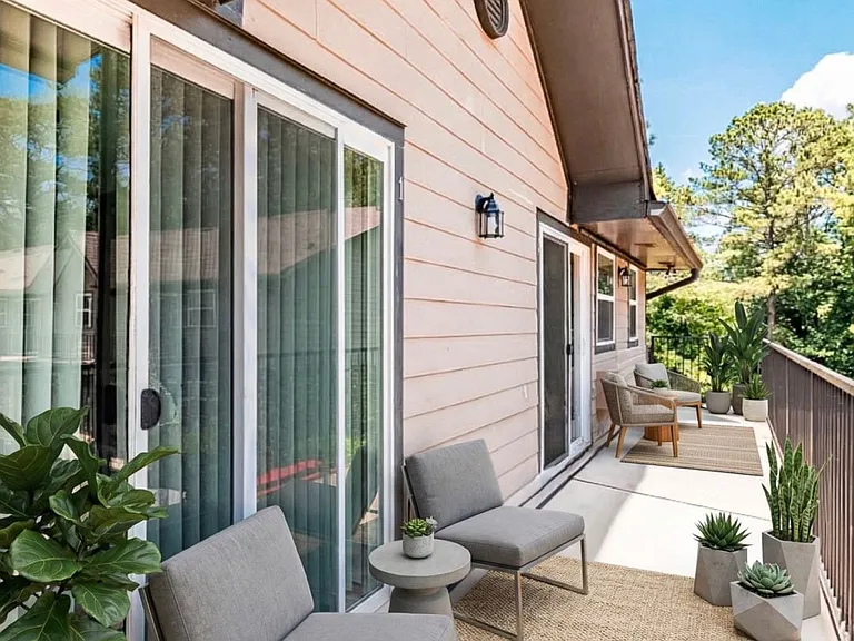 Hampton Hall | Comfort, Convenience, & Community All In One — Photo 208