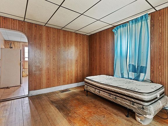 3rd image of 88-90 Kimball Ave