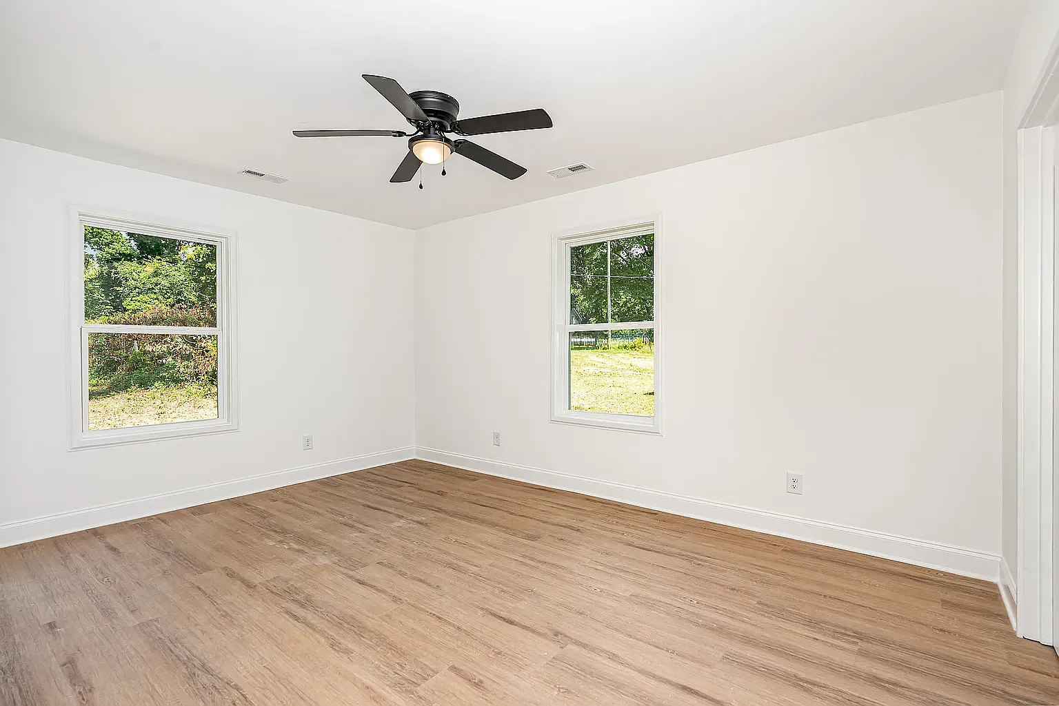 3 bed, 1596 sqft, $2,100 — Photo 4