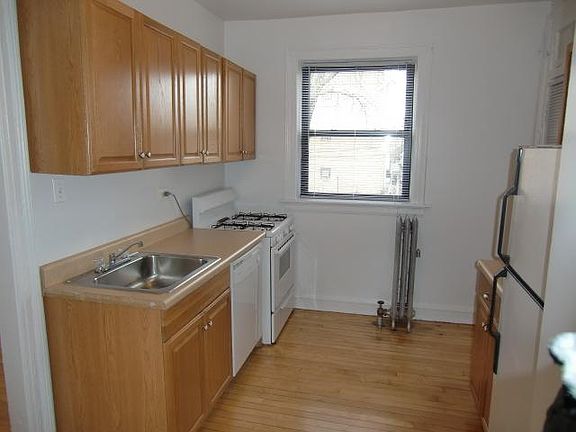 4th image of 1222 W Farwell Ave APT 2S