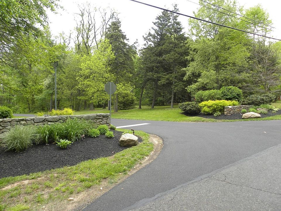 2nd image of 3669 Wellsford Ln