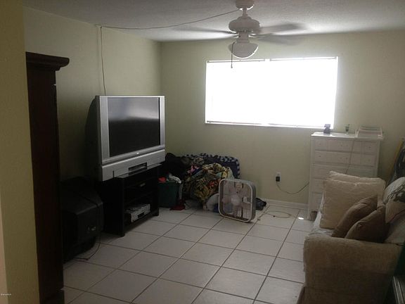 4th image of 415 Harrison Ave