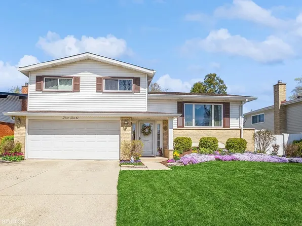 260 Brentwood Dr, Des Plaines, IL 60016