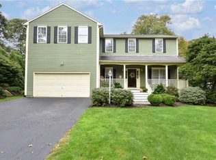 213 Orchard Woods Dr, Saunderstown, RI 02874