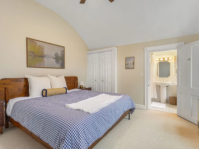 45 Woodbury Ln #8 — Photo 13