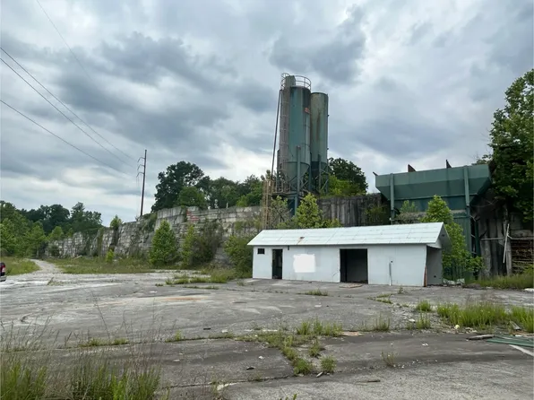 1350 E Highway 30, East Bernstadt, KY 40729