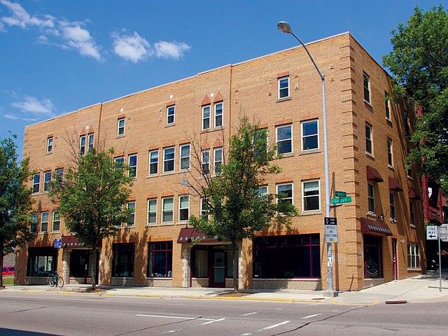 1st image of 204-208 W Gorham St #15542257