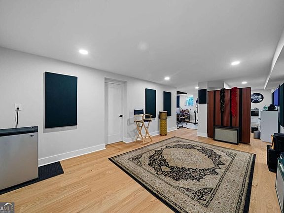 4th image of 1066 McConnell Dr