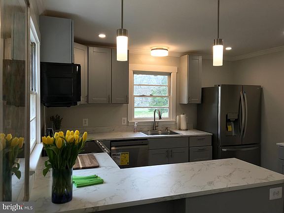 4th image of 927 Old Annapolis Neck Rd