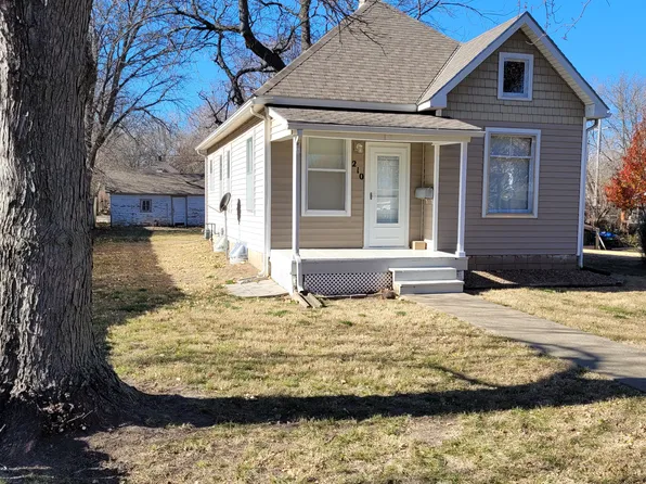 210 S 2nd St, Lindsborg, KS 67456