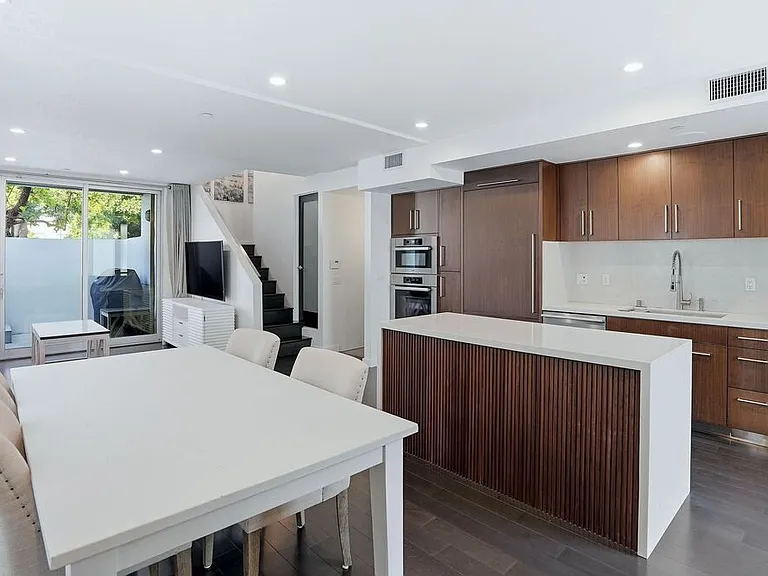 125 Pacific St #5 — Photo 6