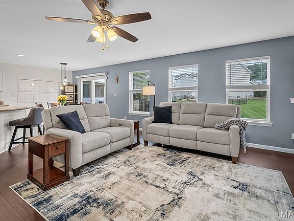 5th image of 1842 Sterling Oaks Dr