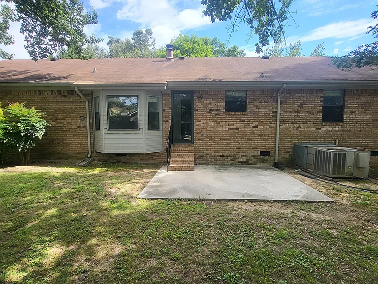 7001 Pauline Cir — Photo 30