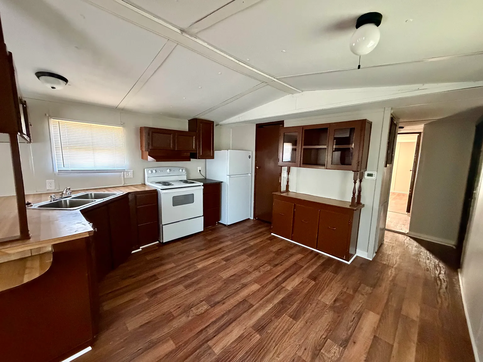 2 bed, $995 — Photo 4