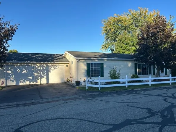 572 Shadybrook Cir W, Girard, PA 16417