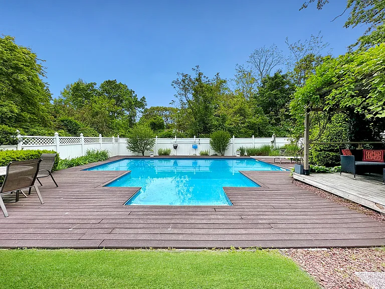 126 Overhill Rd — Photo 15