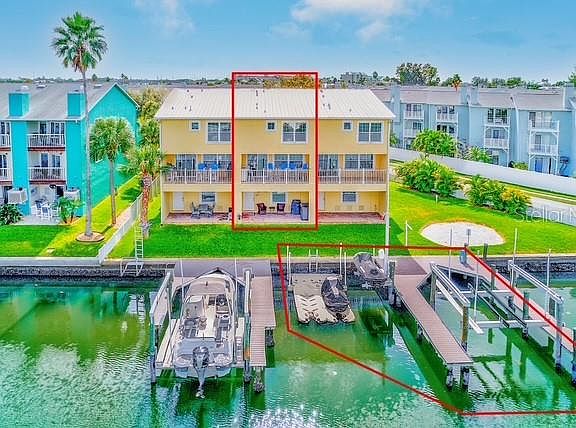 4th image of 100 Windrush Blvd #2