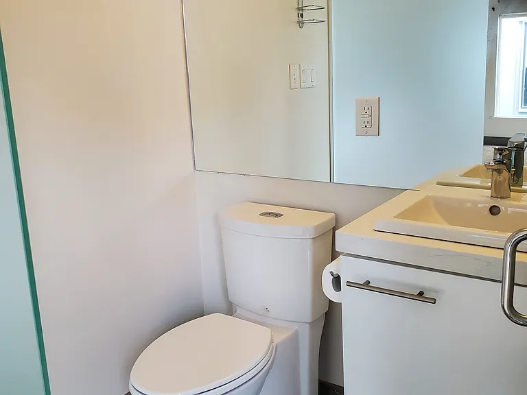 609 Heatley Ave — Photo 14