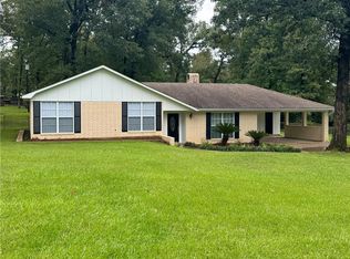 135 Susan Dr, Pineville, LA 71360