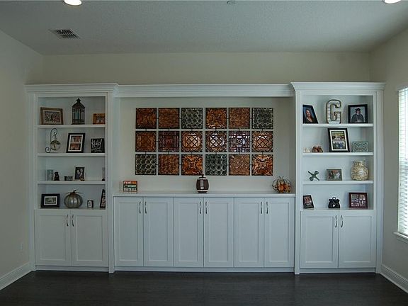 4th image of 2225 Lobelia Dr