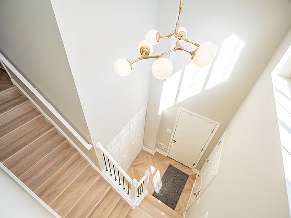 3rd image of 2835 Rutland Cir Unit 202