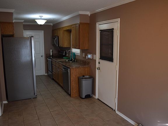 2nd image of 3740 Pembrook Cv