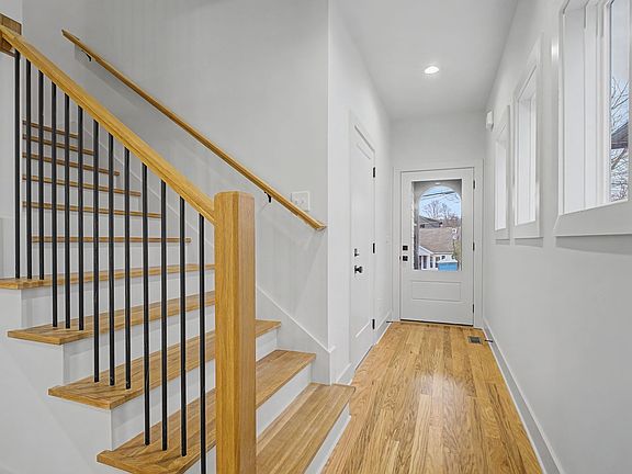 5th image of 932B Spain Ave