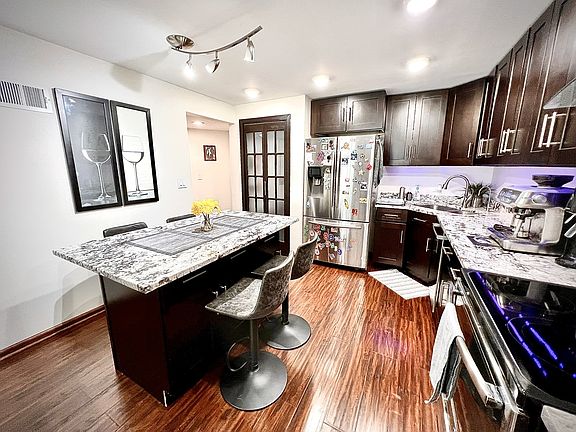 5th image of 905 Center St Unit 104
