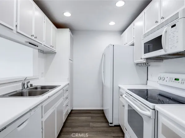 215 Wichita Ave APT 501, Huntington Beach, CA 92648