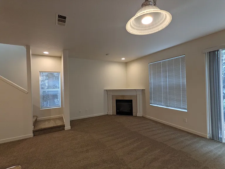 Halsey East Townhomes — Photo 123