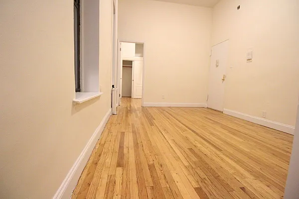 Rented by Luxor Homes & Investment Realty | media 5