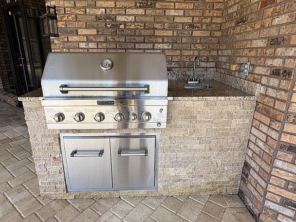 5th image of 10484 LONGWOOD DRIVE