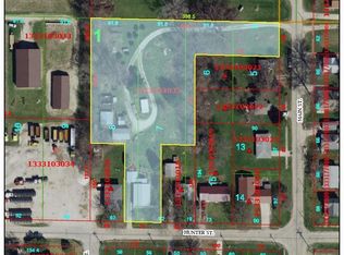 107 W Hunter St, Abingdon, IL 61410