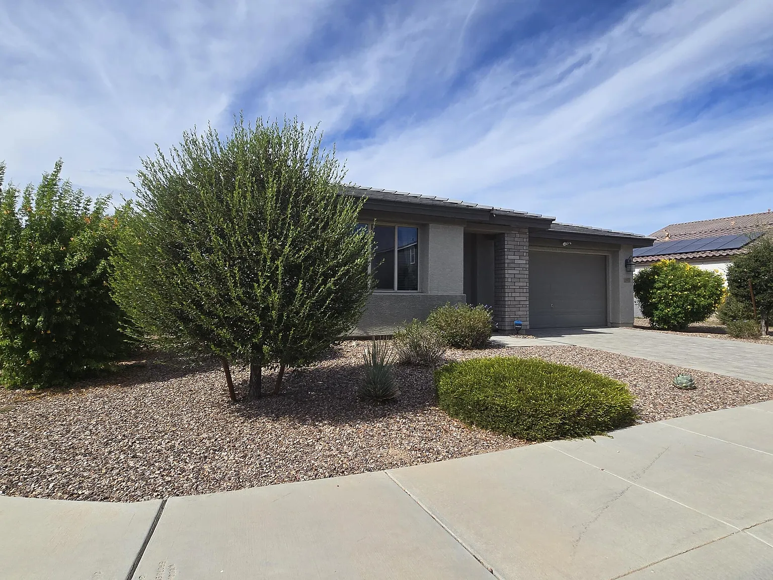 3 bed, 2.0 bath, 1567 sqft, $2,200 — Photo 2
