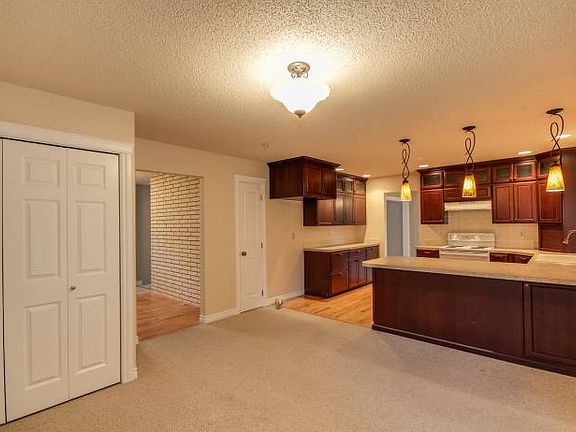 Kitchen-Informal Dining