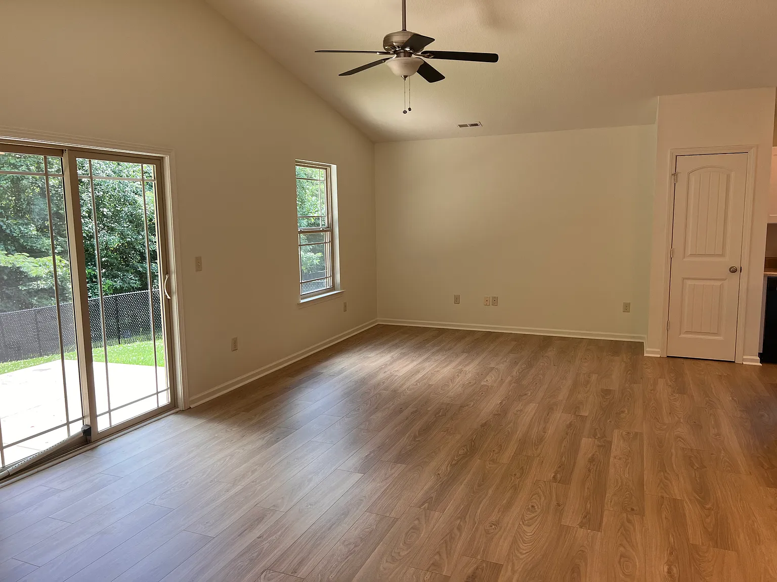 3 bed, 1650 sqft, $1,775 — Photo 4