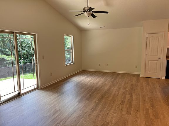 4th image of 190 McConnell Rd