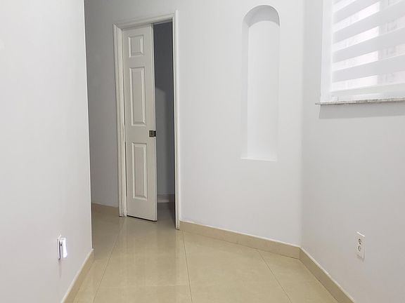 5th image of 2746 Treasure Cove Cir