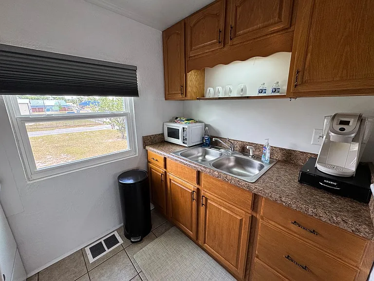102 Craven St NE — Photo 3