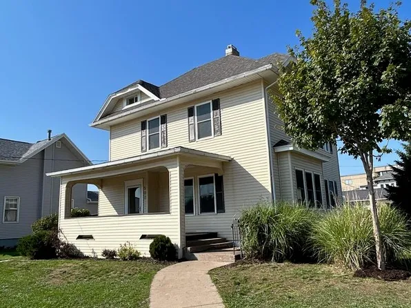 502 7th St, De Witt, IA 52742